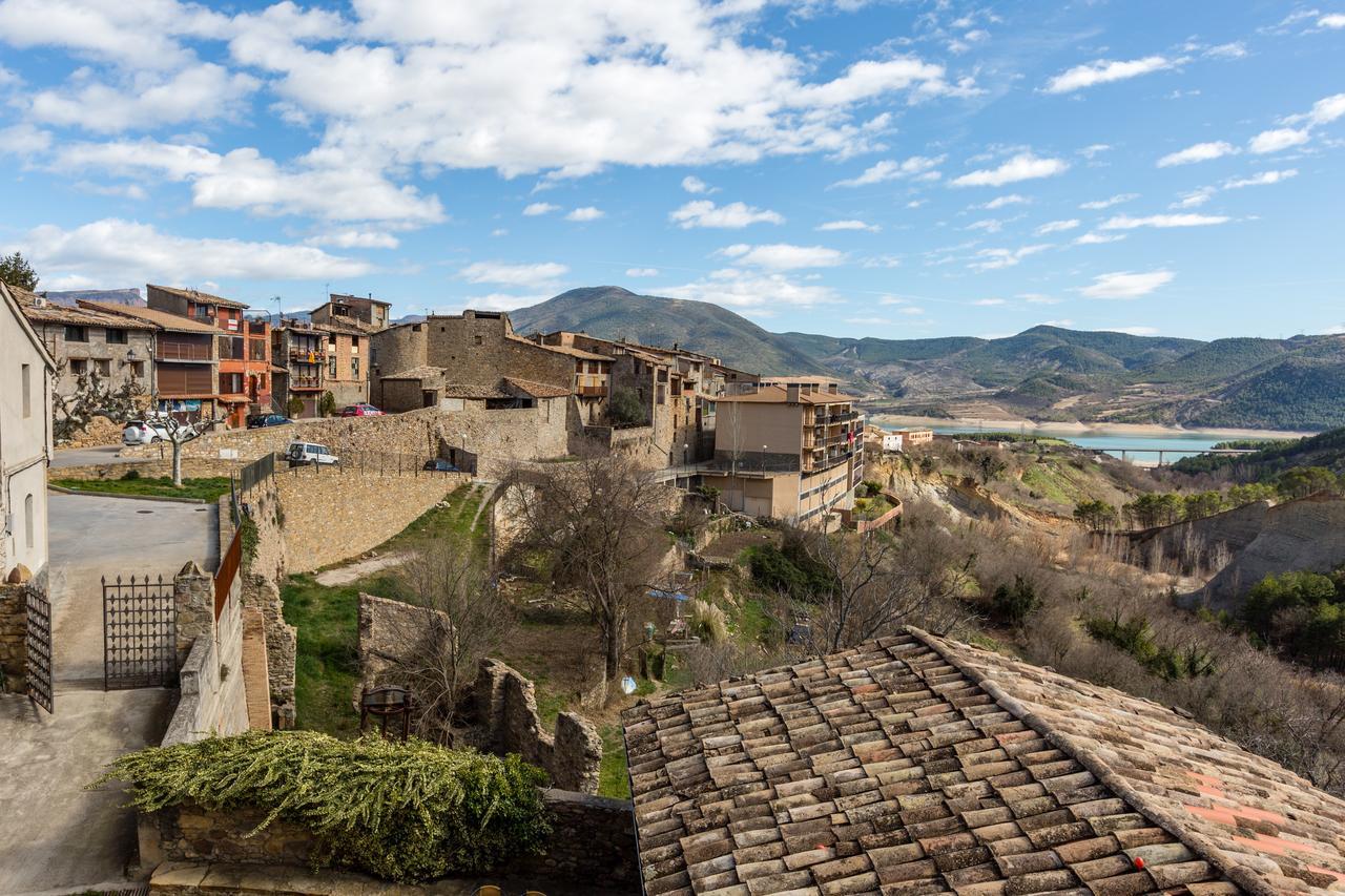 Alberg La Solana Salas de Pallas Bagian luar foto